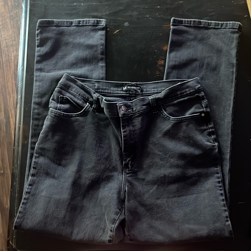 Black relaxed fit jeans by Lee